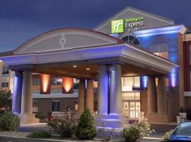 Holiday Inn Express Hotel & Suites Binghamton University-Vestal, an IHG Hotel, hotelli kohteessa Vestal