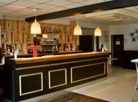 HOSTEL Les Bois Verts - Les Herbiers, hotel a Les Herbiers