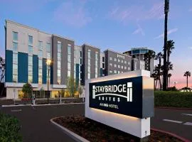 Staybridge Suites - Long Beach Airport, an IHG Hotel, מלון בלונג ביץ'