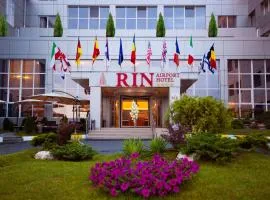 RIN Airport Hotel、オトペニのホテル