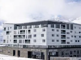 Apex2100 International Ski Academy Tignes, hotel u gradu 'Tignes'