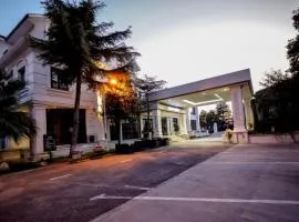 Univers Resort, hotel di Elbasan