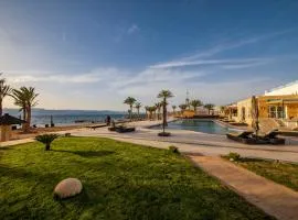 Luxotel Aqaba Beach Resort & Spa Only 15 years plus, hotel en Áqaba