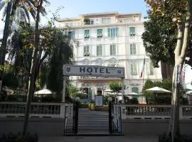 Hotel Alexander & Spa، فندق في سانريمو