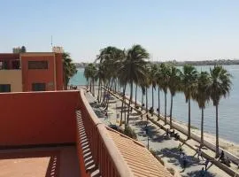 Hôtel La Palmeraie Saint Louis Sénégal, hotel em Saint-Louis