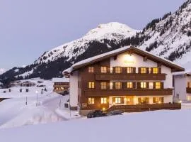 Hotel Bianca, hotell i Lech am Arlberg