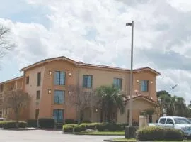 La Quinta Inn by Wyndham New Orleans Veterans / Metairie, готель у місті Метарі