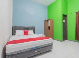 RedDoorz Syariah near Jalan Jakarta Samarinda, hotel sa Samarinda