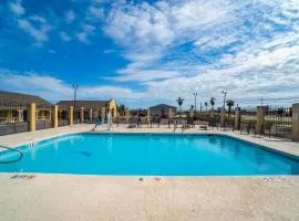 Aransas Bay Inn & Suites Corpus Christi by OYO, מלון בארנזאס פאס