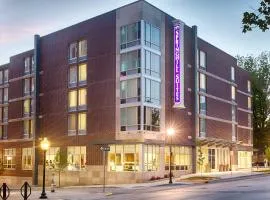 SpringHill Suites by Marriott Bloomington, khách sạn ở Bloomington