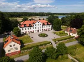 Stjärnholmsslott, hotel u gradu Nićeping