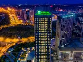 Holiday Inn Changchun Oriental Plaza, an IHG Hotel, מלון בצ'אנגצ'ון