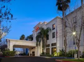 Hampton Inn & Suites Tulare, מלון בטולאר