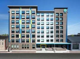 Tru By Hilton Baltimore Harbor East – hotel w mieście Baltimore