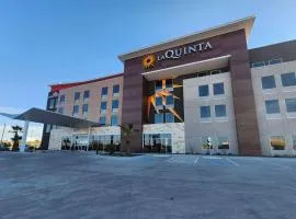 La Quinta Inn & Suites by Wyndham Del Rio, מלון בדל ריו