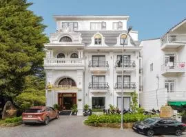 TTR Moonstone Apart Hotel, hotell i Da Lat