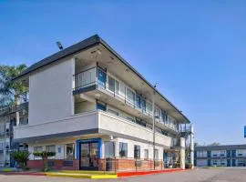 Motel 6-Anaheim, CA - Fullerton East, ξενοδοχείο στο Άναχαϊμ