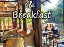 Sleep Pai Bed & Breakfast، فندق في باي