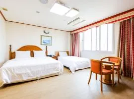 Newvera Hotel: Cheongju şehrinde bir otel