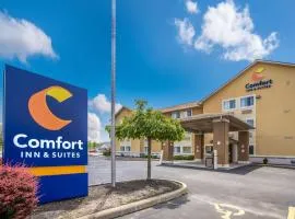 Comfort Inn & Suites Fairborn near Wright Patterson AFB, hotel v mestu Fairborn