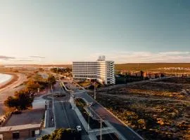 Rayentray Grand Hotel, отель в городе Пуэрто-Мадрин