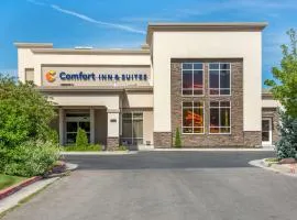 Comfort Inn & Suites Logan Near University, hótel í Logan