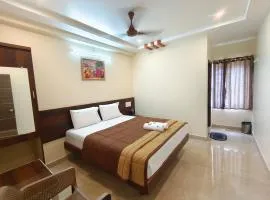 HOTEL DKR GRAND, hotel en Tirupati