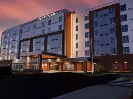 Courtyard by Marriott Indianapolis Fishers، فندق في فِشرز