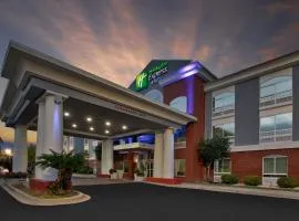 Holiday Inn Express Hotel & Suites - Sumter, an IHG Hotel, hotelli kohteessa Sumter