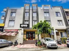 Super Townhouse Grand Inn, khách sạn ở Ghaziabad