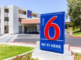 Motel 6 Tempe, AZ Phoenix Airport Priest Dr, מלון בטמפה