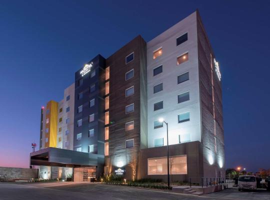 Microtel Inn & Suites by Wyndham San Luis Potosi, hotel u gradu San Luis Potosi