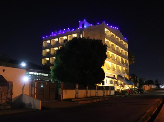 Maple Leaf Korean Hotel, hotel din Accra