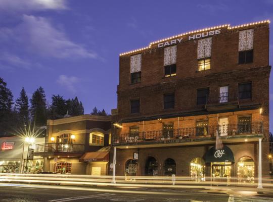 Historic Cary House Hotel, hotel v mestu Placerville