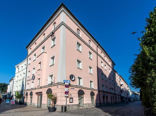 Premier Inn Passau Weisser Hase, hotel sa Passau