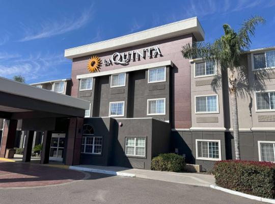 La Quinta by Wyndham Tulare, מלון בטולאר