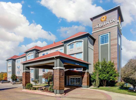 La Quinta by Wyndham Fort Worth NE Mall, מלון בהרסט