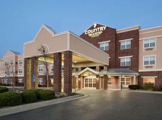 Country Inn & Suites by Radisson, Kansas City at Village West, KS, מלון בקנזס סיטי