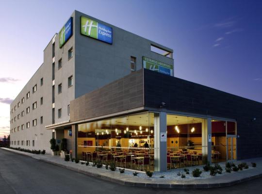 Viesnīca Holiday Inn Express Málaga Airport, an IHG Hotel Malagā