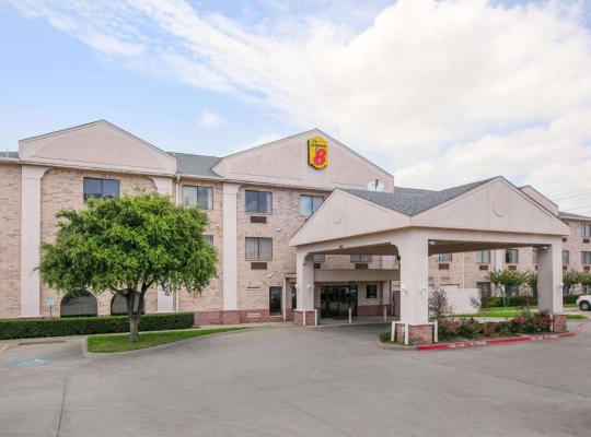 Super 8 by Wyndham Garland North Dallas Area, hotel em Garland