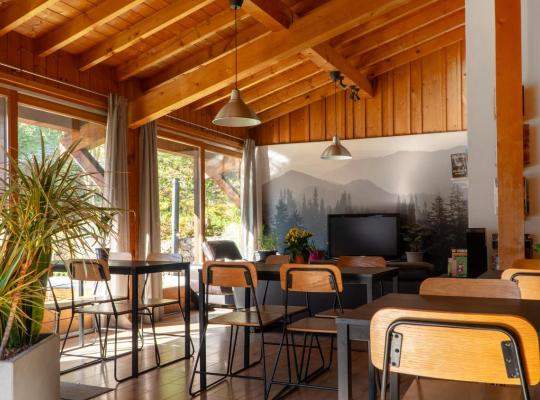 Hotel La Renardière Morzine, khách sạn ở Morzine