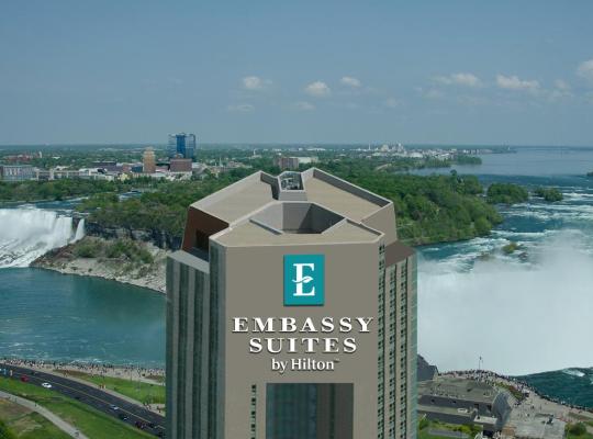 Embassy Suites by Hilton Niagara Falls/ Fallsview, готель у місті Ніагарський водоспад