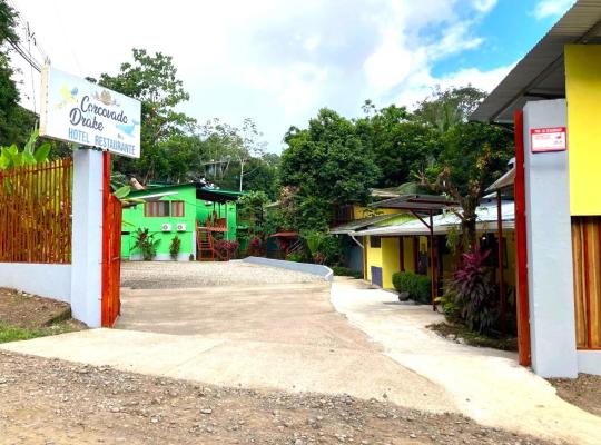 Corcovado & Drake Inn – hotel w mieście Bahía Drake