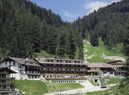 Sport Hotel Pampeago, hotelli kohteessa Tesero