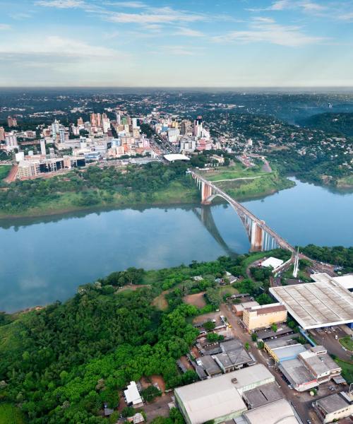 Linna Ciudad del Este üks külastatuimaid huviväärsusi.