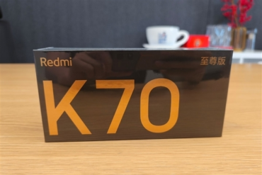 Redmi K70 Extreme Edition debuts the new generation of 1.5K flagship straight screen