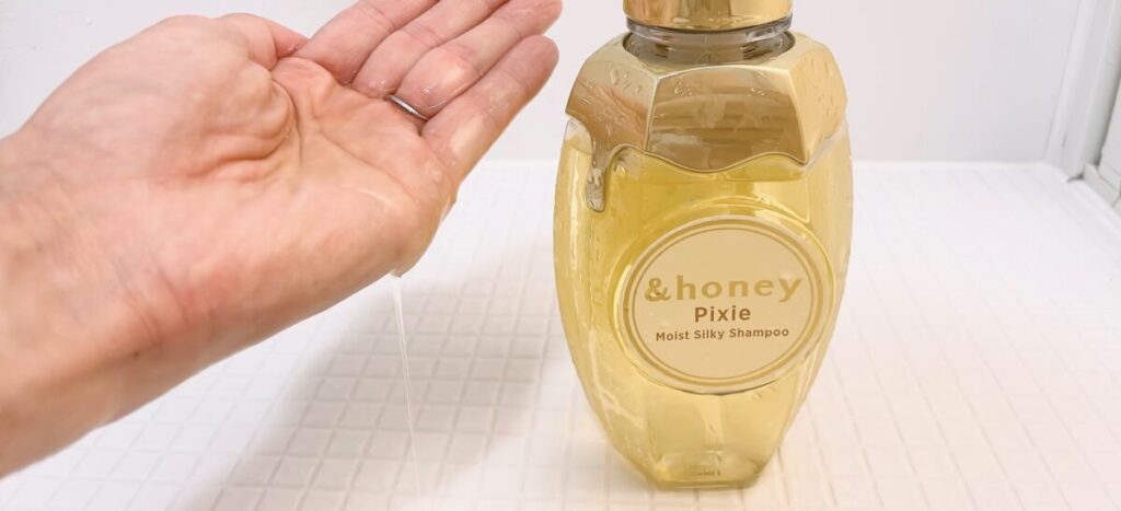 ＆honey（アンドハニー）ピクシーモイストシルキーシャンプーの液体