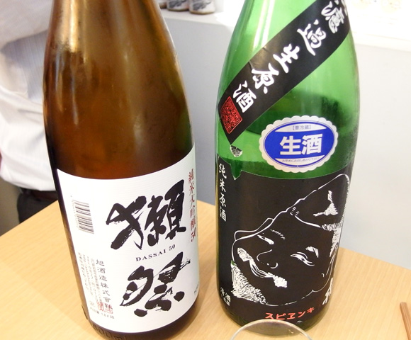 日本酒好き必見！ 銘酒がすべて330円程度で飲めるチケット制立ち飲み屋「えまるしぇ」東京・御茶ノ水