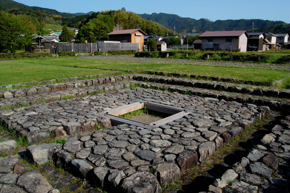 【お悩み相談】奈良県民「家を建てようとしたら5回連続で遺跡が見つかり一生家を建てられそうにありません」