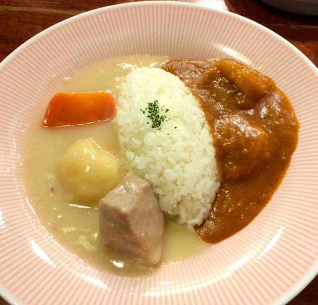 「ご飯にシチューはかけないッ」と言い張るヤツはシチューとカレーが1つになった『洋食屋アカシア』のシチカレを食うべきだ!!